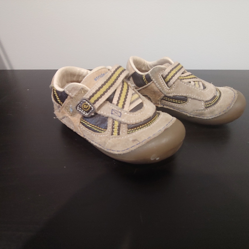 Stride Rite sz 6 toddler